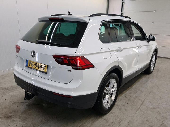 Photo 4 VIN: WVGZZZ5NZJW303679 - VOLKSWAGEN TIGUAN 