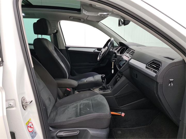 Photo 5 VIN: WVGZZZ5NZJW303679 - VOLKSWAGEN TIGUAN 