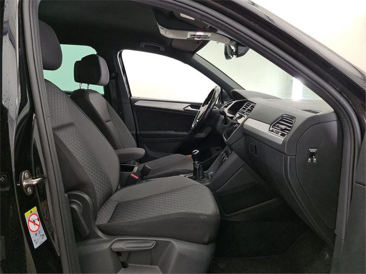 Photo 3 VIN: WVGZZZ5NZJW306559 - VOLKSWAGEN TIGUAN 