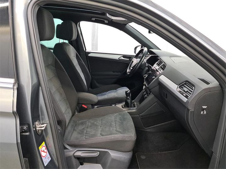 Photo 5 VIN: WVGZZZ5NZJW310844 - VOLKSWAGEN TIGUAN 