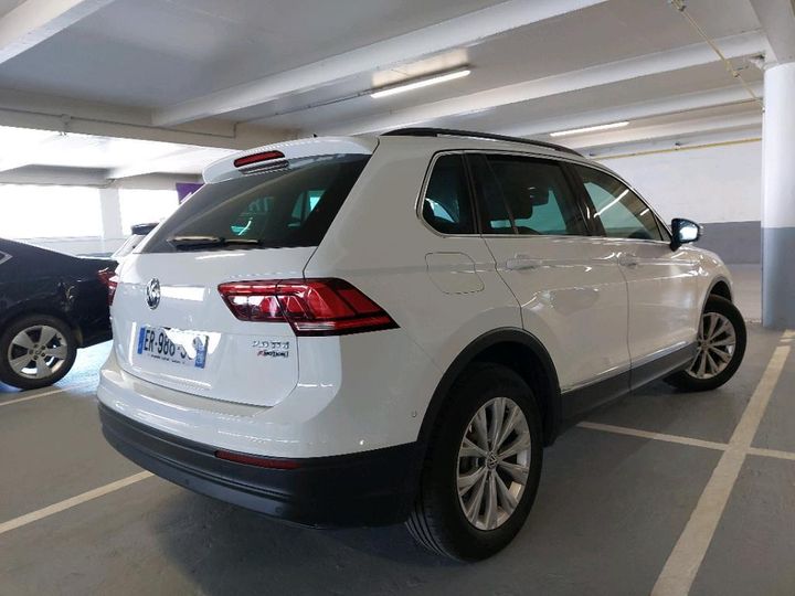 Photo 2 VIN: WVGZZZ5NZJW313287 - VOLKSWAGEN TIGUAN 