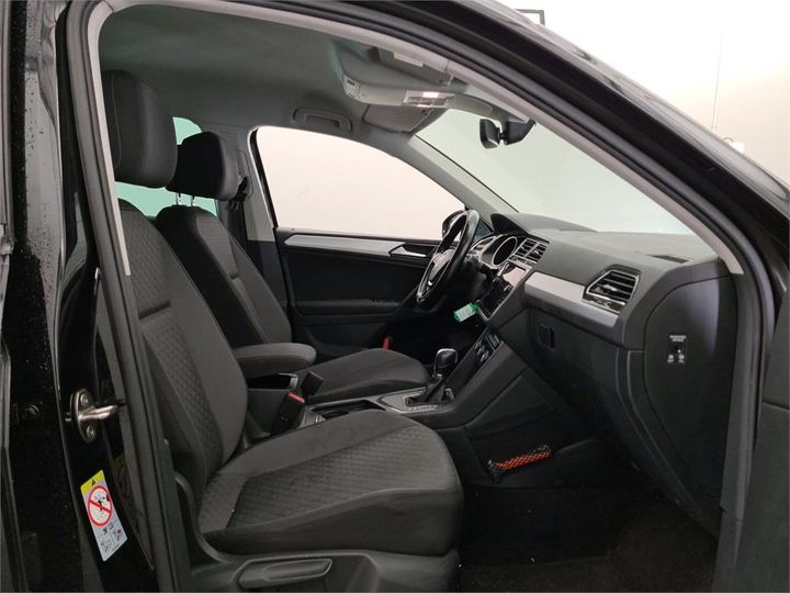 Photo 3 VIN: WVGZZZ5NZJW313970 - VOLKSWAGEN TIGUAN 