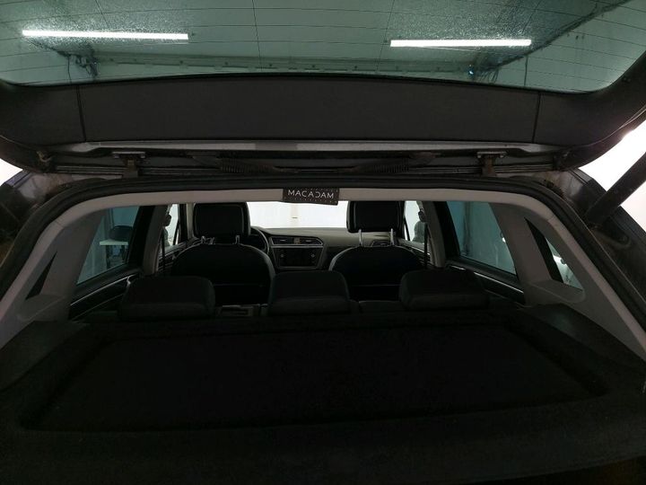 Photo 9 VIN: WVGZZZ5NZJW318327 - VW TIGUAN 