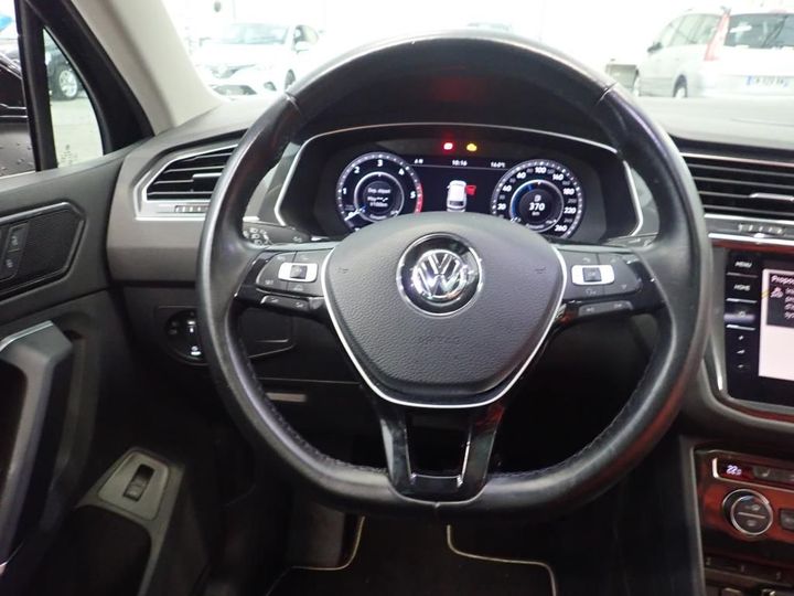 Photo 10 VIN: WVGZZZ5NZJW323016 - VOLKSWAGEN TIGUAN 