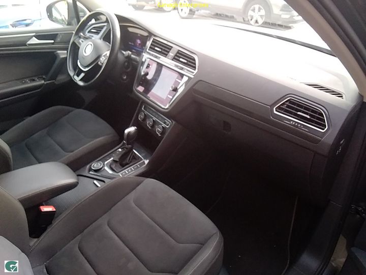 Photo 21 VIN: WVGZZZ5NZJW323765 - VOLKSWAGEN TIGUAN 