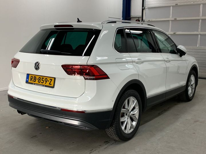 Photo 3 VIN: WVGZZZ5NZJW324855 - VOLKSWAGEN TIGUAN 