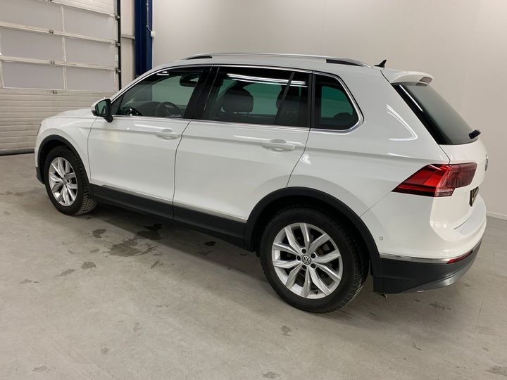 Photo 9 VIN: WVGZZZ5NZJW324855 - VOLKSWAGEN TIGUAN 