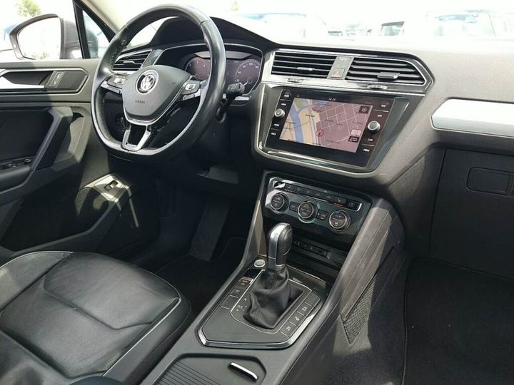 Photo 3 VIN: WVGZZZ5NZJW324951 - VOLKSWAGEN TIGUAN 