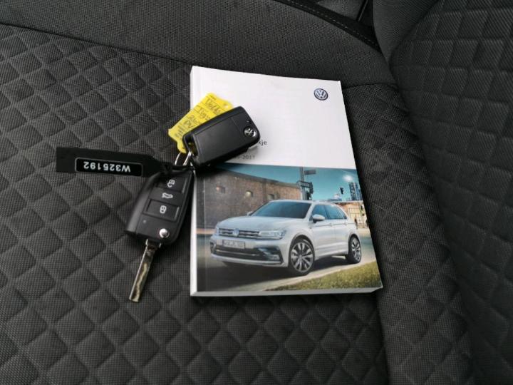 Photo 13 VIN: WVGZZZ5NZJW325192 - VOLKSWAGEN TIGUAN 