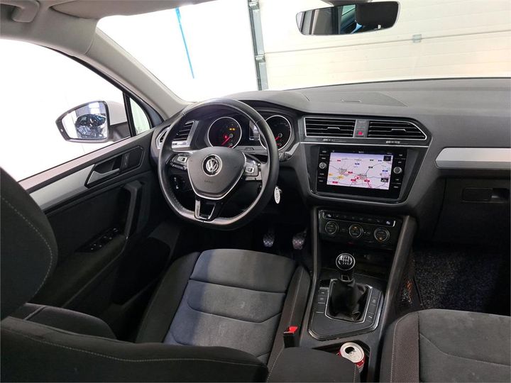 Photo 6 VIN: WVGZZZ5NZJW328411 - VOLKSWAGEN TIGUAN 