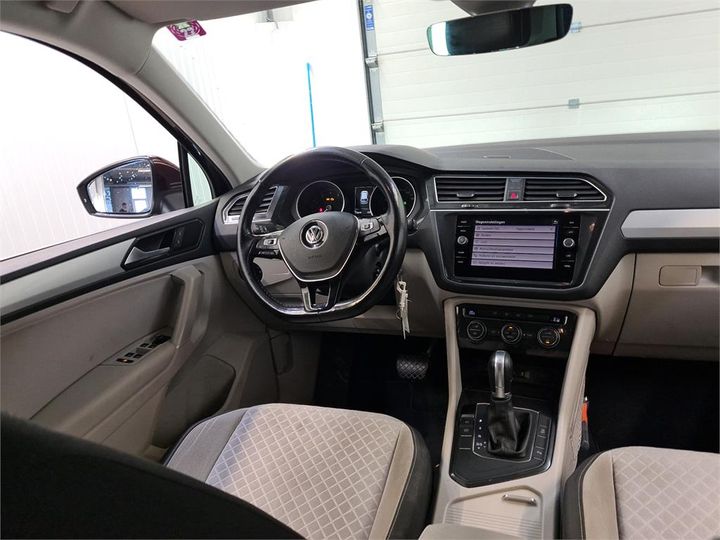 Photo 6 VIN: WVGZZZ5NZJW328741 - VOLKSWAGEN TIGUAN 