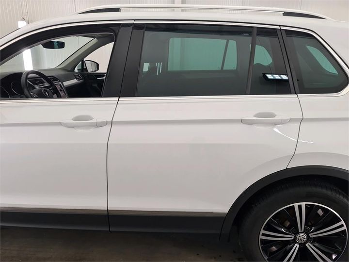 Photo 21 VIN: WVGZZZ5NZJW328781 - VOLKSWAGEN TIGUAN 