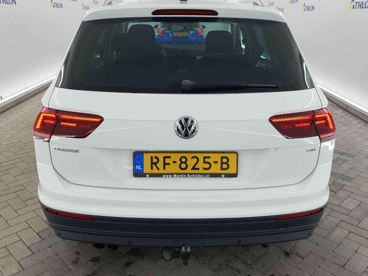 Photo 11 VIN: WVGZZZ5NZJW329990 - VOLKSWAGEN TIGUAN 