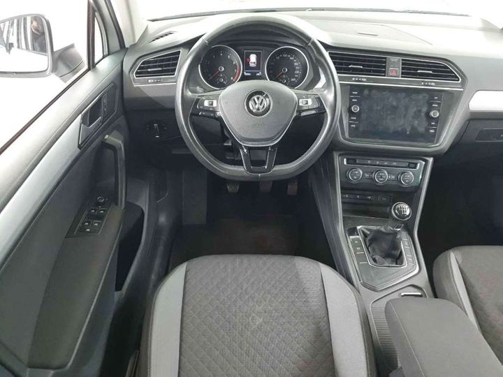 Photo 7 VIN: WVGZZZ5NZJW329990 - VOLKSWAGEN TIGUAN 