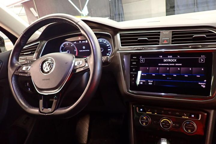 Photo 9 VIN: WVGZZZ5NZJW330309 - VOLKSWAGEN TIGUAN 