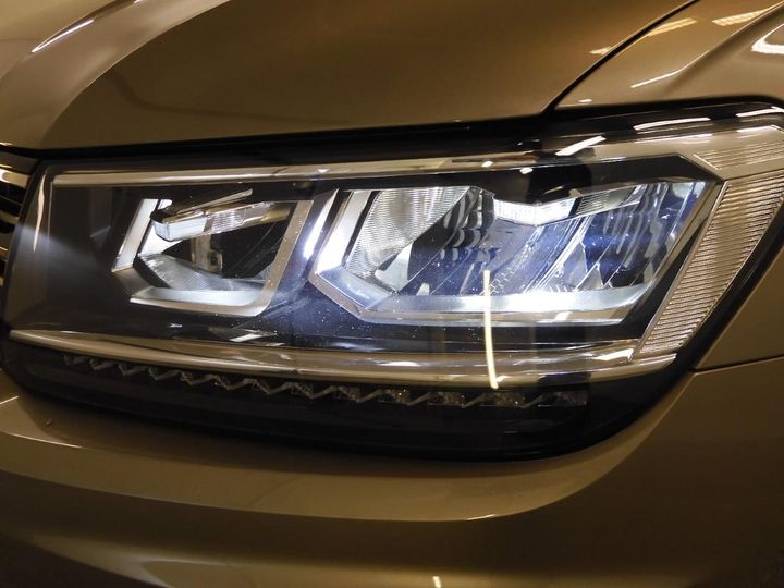 Photo 13 VIN: WVGZZZ5NZJW330784 - VOLKSWAGEN TIGUAN 