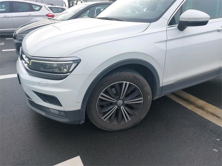 Photo 17 VIN: WVGZZZ5NZJW330917 - VOLKSWAGEN TIGUAN 