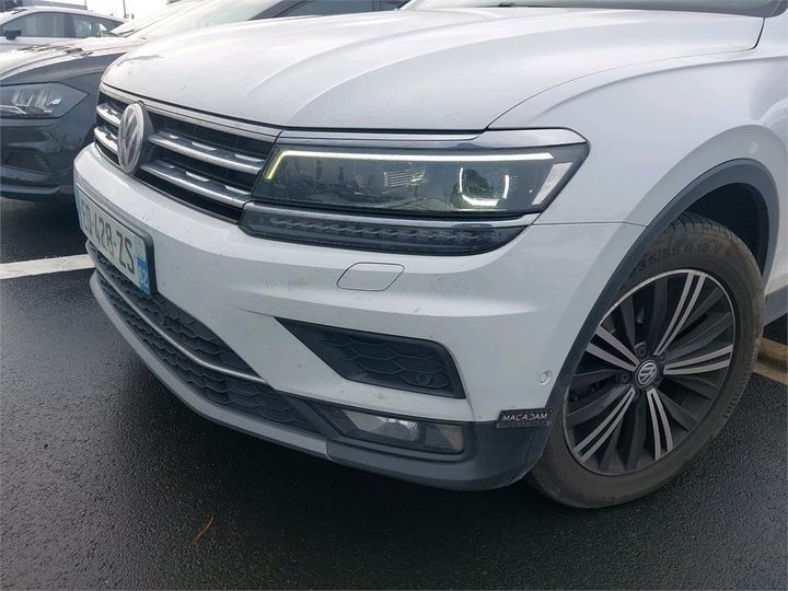 Photo 19 VIN: WVGZZZ5NZJW330917 - VOLKSWAGEN TIGUAN 