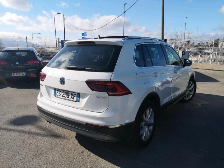 Photo 3 VIN: WVGZZZ5NZJW330940 - VOLKSWAGEN TIGUAN 