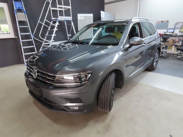 Photo 1 VIN: WVGZZZ5NZJW332495 - VOLKSWAGEN TIGUAN 