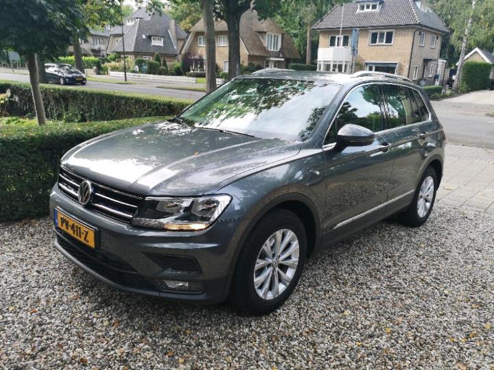 Photo 1 VIN: WVGZZZ5NZJW334925 - VOLKSWAGEN TIGUAN 