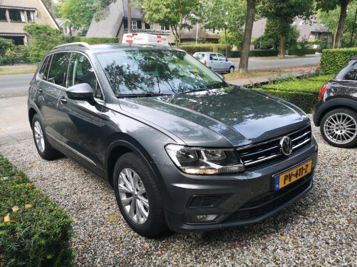 Photo 2 VIN: WVGZZZ5NZJW334925 - VOLKSWAGEN TIGUAN 