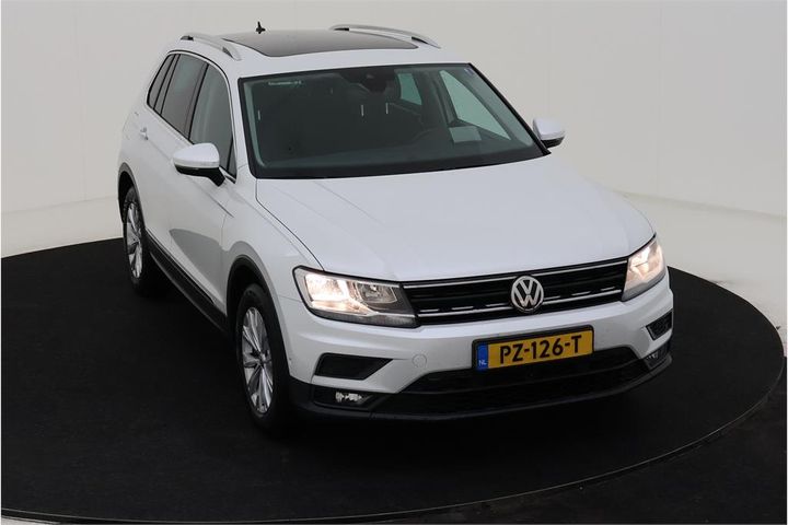 Photo 2 VIN: WVGZZZ5NZJW338198 - VOLKSWAGEN TIGUAN 