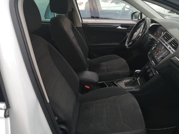 Photo 3 VIN: WVGZZZ5NZJW340058 - VOLKSWAGEN TIGUAN 