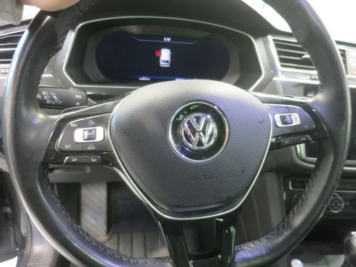 Photo 10 VIN: WVGZZZ5NZJW341055 - VOLKSWAGEN TIGUAN 