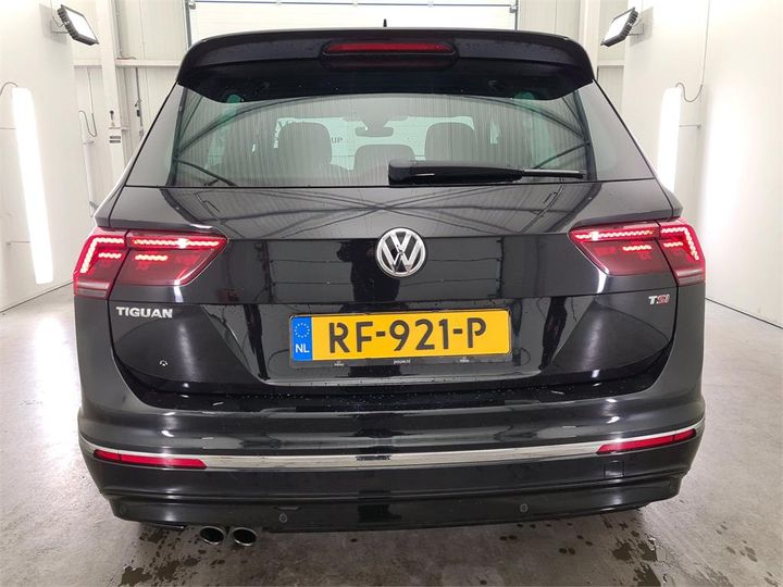 Photo 21 VIN: WVGZZZ5NZJW345345 - VOLKSWAGEN TIGUAN 