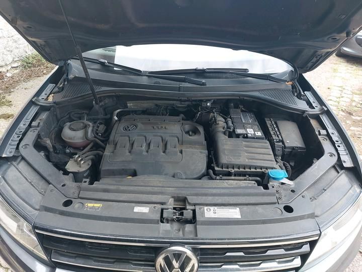 Photo 8 VIN: WVGZZZ5NZJW346784 - VOLKSWAGEN TIGUAN 