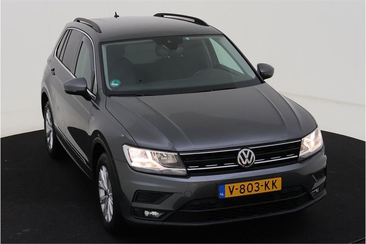 Photo 2 VIN: WVGZZZ5NZJW347893 - VOLKSWAGEN TIGUAN 