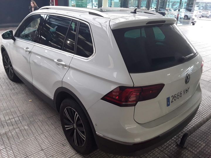 Photo 12 VIN: WVGZZZ5NZJW348563 - VOLKSWAGEN TIGUAN 