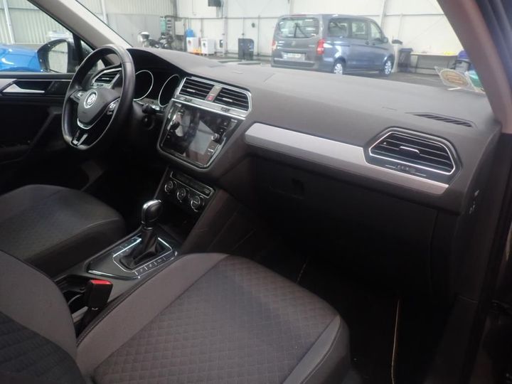 Photo 6 VIN: WVGZZZ5NZJW349218 - VOLKSWAGEN TIGUAN 