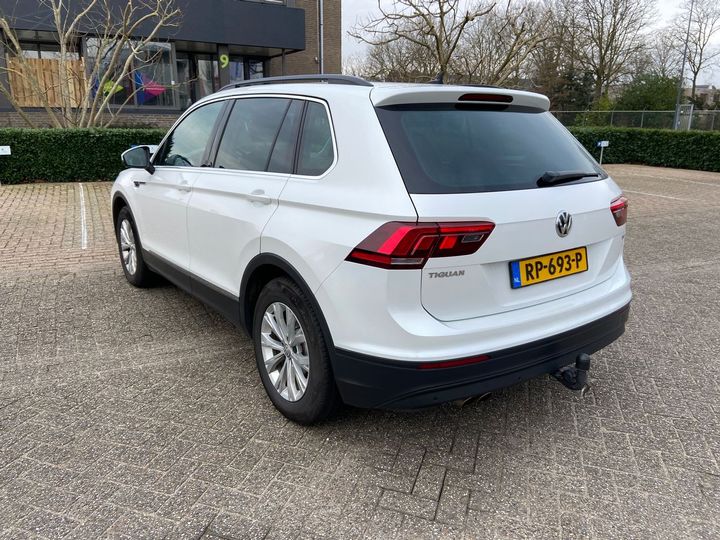 Photo 2 VIN: WVGZZZ5NZJW349549 - VOLKSWAGEN TIGUAN 