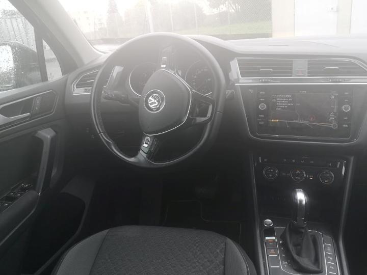 Photo 2 VIN: WVGZZZ5NZJW349793 - VOLKSWAGEN TIGUAN 