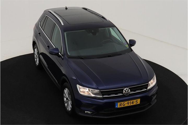 Photo 2 VIN: WVGZZZ5NZJW352934 - VOLKSWAGEN TIGUAN 