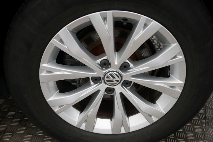 Photo 15 VIN: WVGZZZ5NZJW358944 - VOLKSWAGEN TIGUAN 