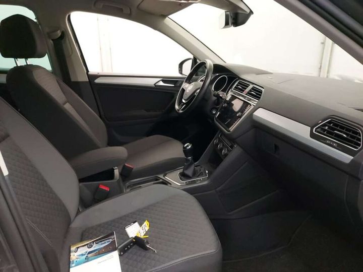 Photo 29 VIN: WVGZZZ5NZJW359464 - VOLKSWAGEN TIGUAN 