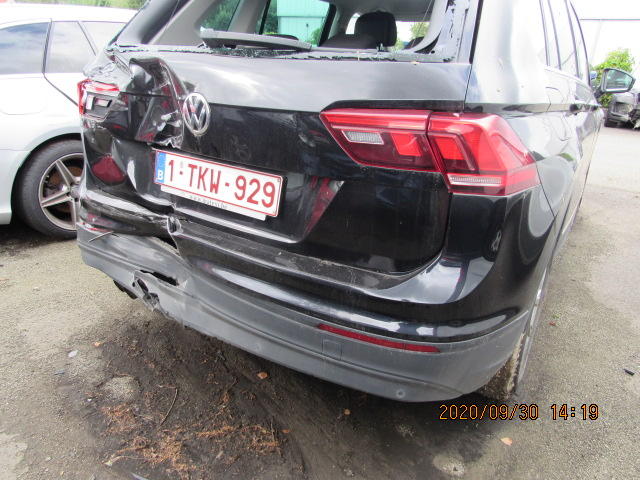 Photo 17 VIN: WVGZZZ5NZJW360359 - VOLKSWAGEN TIGUAN 