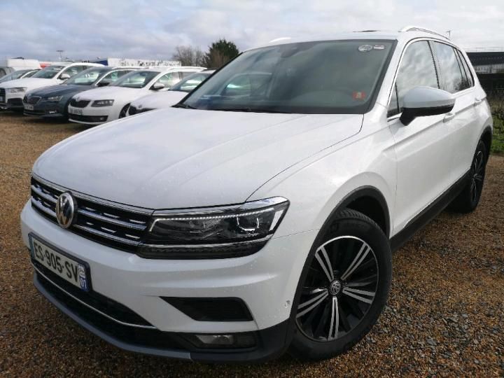 Photo 1 VIN: WVGZZZ5NZJW360393 - VOLKSWAGEN TIGUAN 