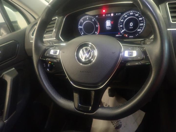 Photo 9 VIN: WVGZZZ5NZJW360464 - VOLKSWAGEN TIGUAN 