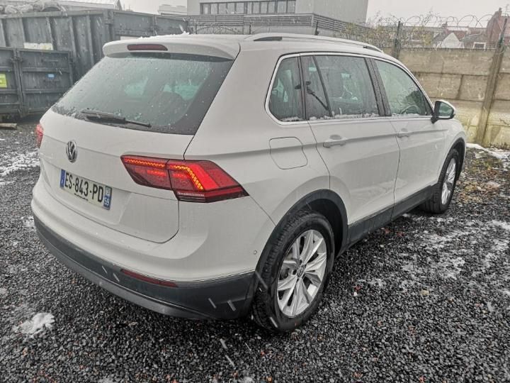 Photo 5 VIN: WVGZZZ5NZJW361983 - VOLKSWAGEN TIGUAN 