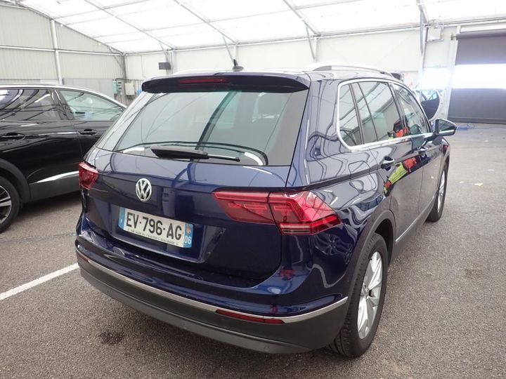 Photo 2 VIN: WVGZZZ5NZJW363626 - VOLKSWAGEN TIGUAN 