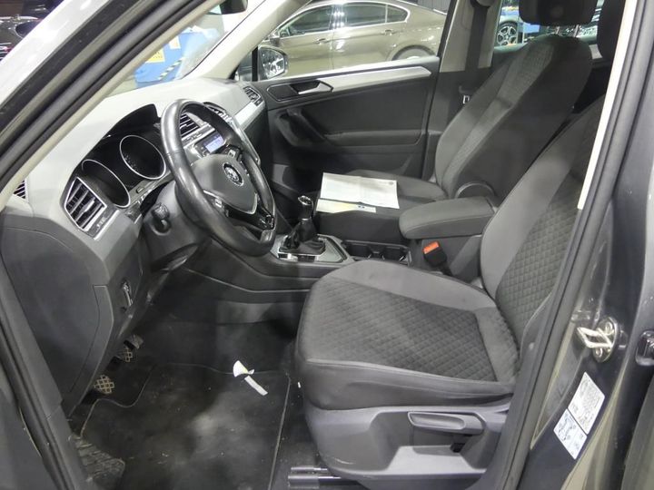 Photo 3 VIN: WVGZZZ5NZJW363766 - VOLKSWAGEN TIGUAN 