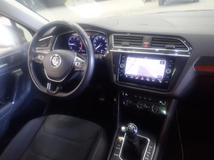 Photo 31 VIN: WVGZZZ5NZJW363773 - VOLKSWAGEN TIGUAN 