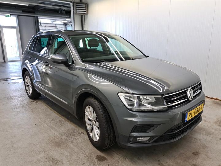 Photo 2 VIN: WVGZZZ5NZJW366680 - VOLKSWAGEN TIGUAN 