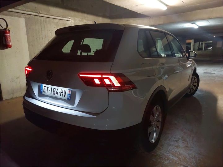 Photo 4 VIN: WVGZZZ5NZJW367620 - VOLKSWAGEN TIGUAN 