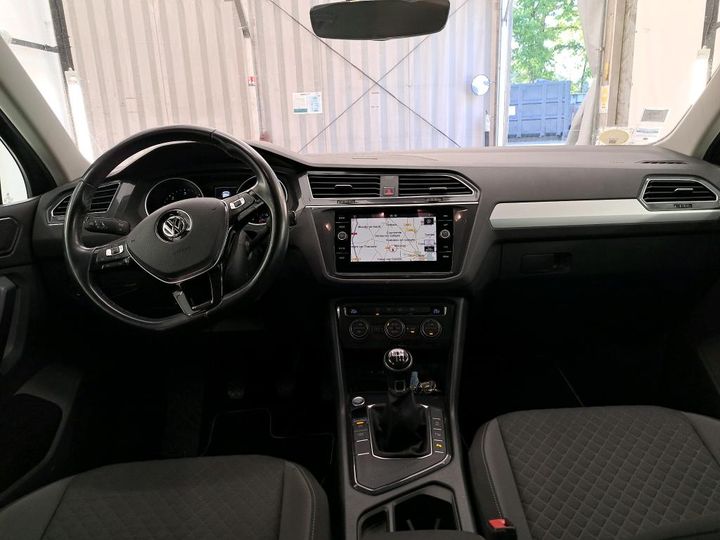 Photo 2 VIN: WVGZZZ5NZJW369947 - VW TIGUAN 