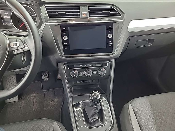 Photo 9 VIN: WVGZZZ5NZJW372613 - VW TIGUAN 